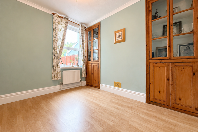 27 Broniestyn Terrace, Aberdare photo 5