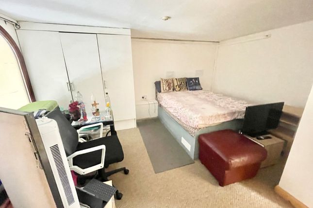 Flat 11, Southwood Water Tower,, Southwood Road, Kent photo 3