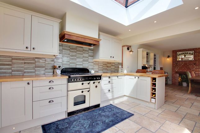 6, Lanesbridge Close, Southampton photo 4