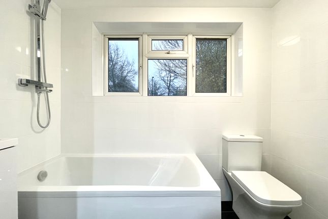54, Warwick Road, London photo 3