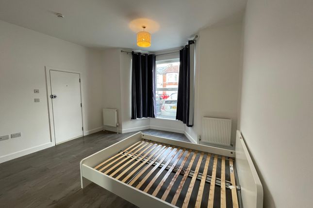 112, Pembroke Road, Ilford photo 4