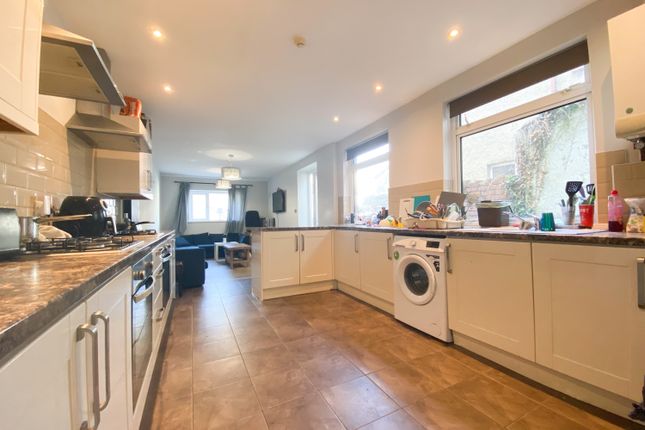 11, Llanbleddian Gardens, Cardiff photo 2