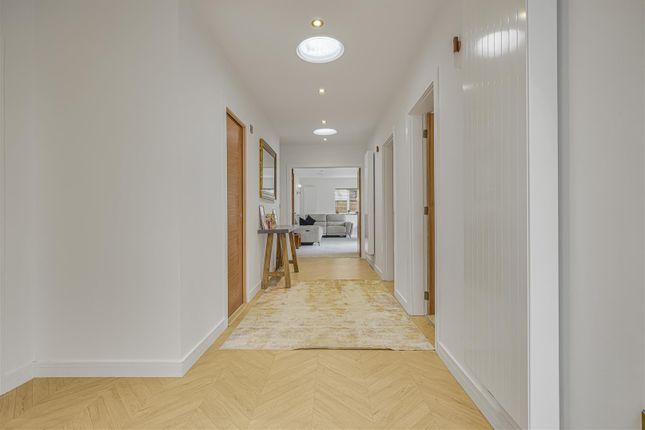 8, Heather Vale, Leeds photo 3