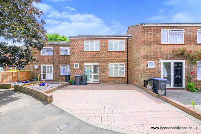 Thumbnail Terraced house for sale in Brookside, Chertsey