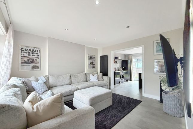 2 Trelys Close Victoria Road, Blackwood photo 3