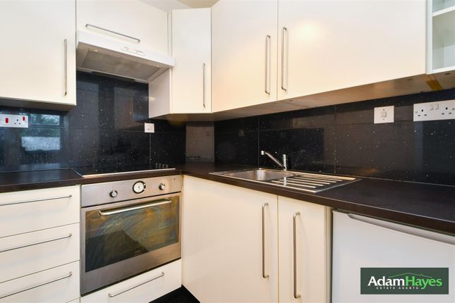 27, Fenstanton Avenue, London photo 3