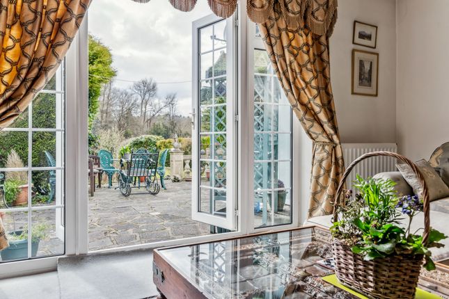 East Cottage Loudwater Drive, Rickmansworth photo 2