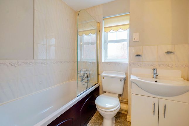 Link-detached house for sale in Phillip Drive, Glen Parva, Leicester