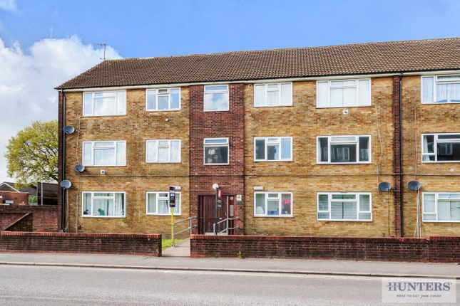 Flat for sale in Belmont Road, Erith