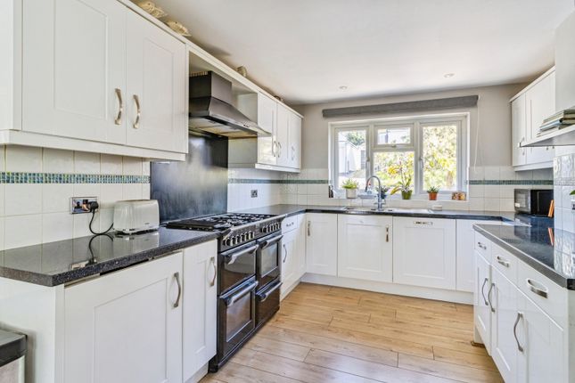 16, Manor Close, Newton Abbot photo 3