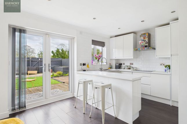7 Borrowell, Derby photo 2