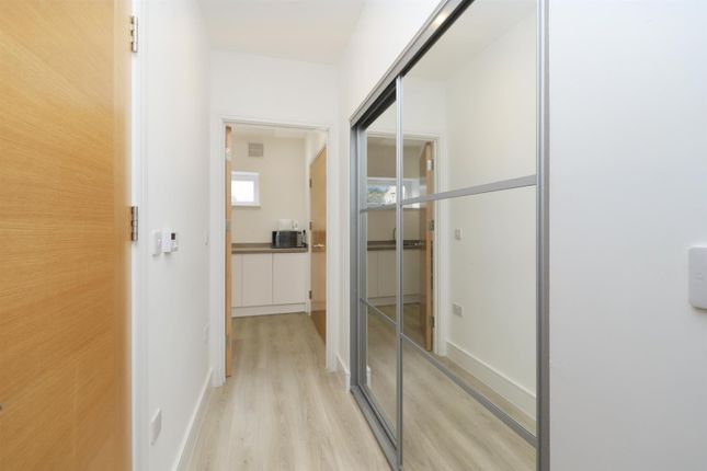 23 Hampstead House, 2 Spring Promenade, West Drayton photo 4