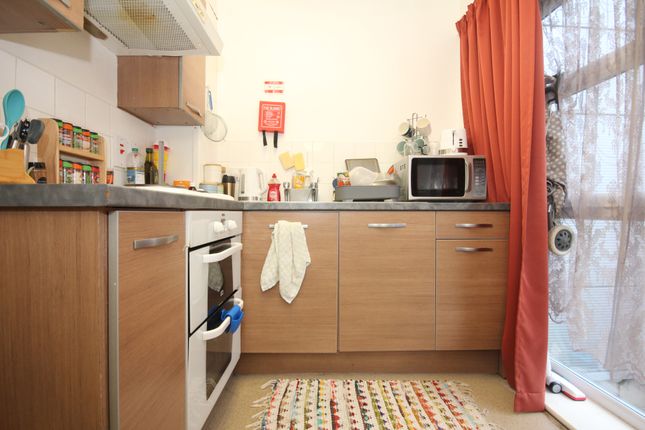 Flat B8, Leighton Hall, Preston photo 4