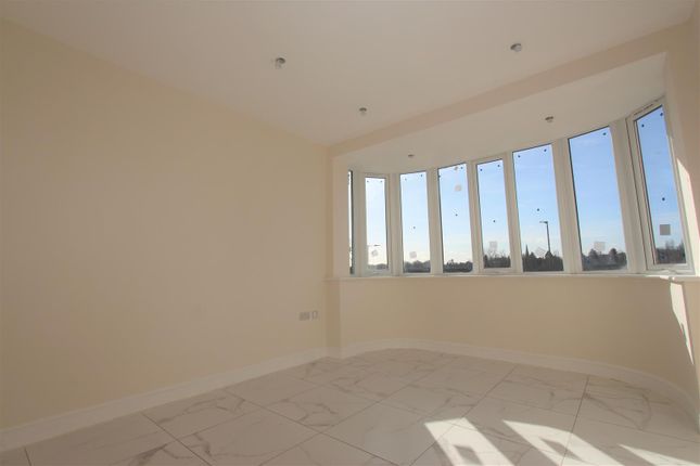 157, Hampden Way, Southgate photo 5