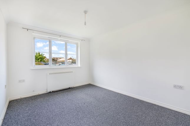 Garner Court, Dunlop Road, Tilbury photo 4