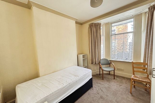 26, Mill Street, Lancashire photo 2