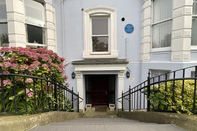 Flat for sale in St. Martins Avenue, Scarborough