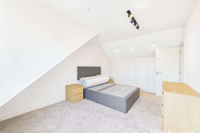 60C,, Lowfield Road, London photo 3
