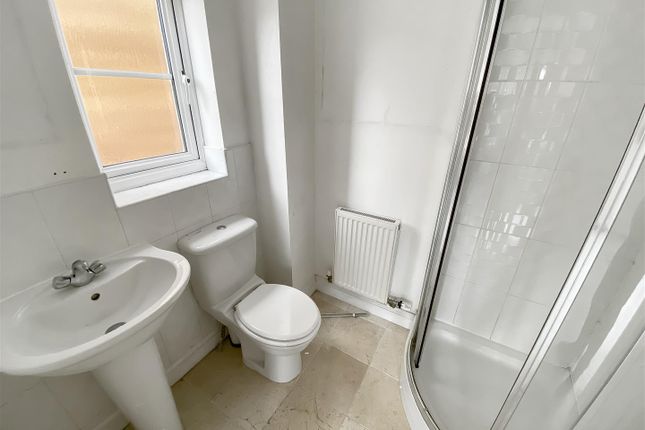 8, Youens Crescent, Newton Aycliffe photo 4