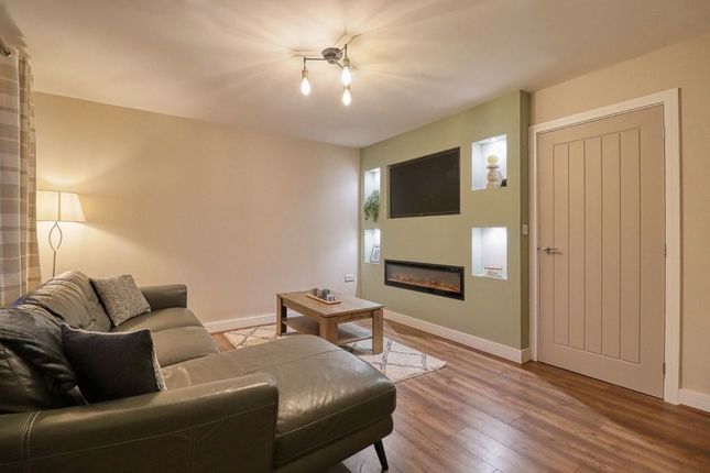 8, St. Marys Close, Doncaster photo 2