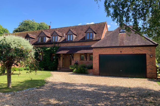 Thumbnail Barn conversion for sale in Henley Road, Great Alne