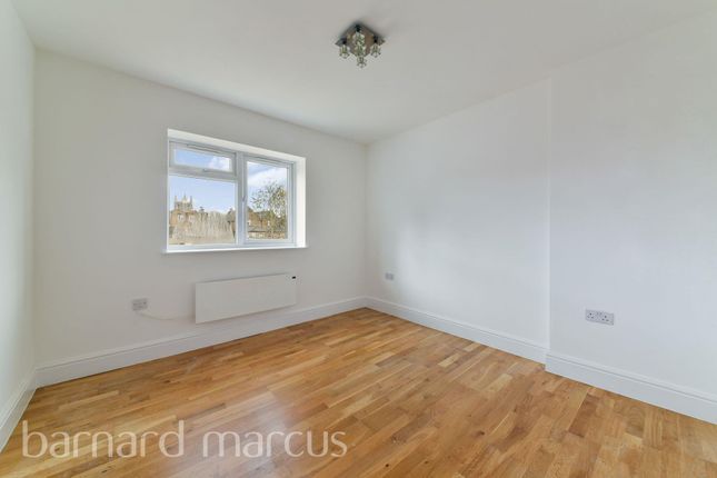 Flat to rent in Frith Road, Croydon