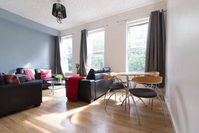Thumbnail Flat to rent in Hyde Park Road, Leeds
