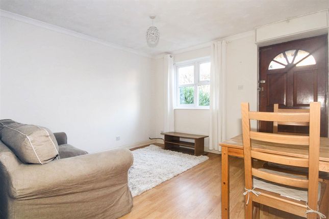 18, Abenberg Way, Brentwood photo 5