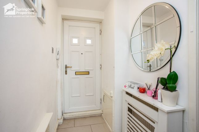 6 Crescent Court, Cardigan Place, Blackpool photo 2