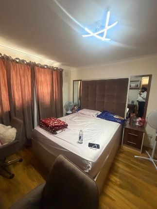 2 Bournemead Way, Northolt photo 4
