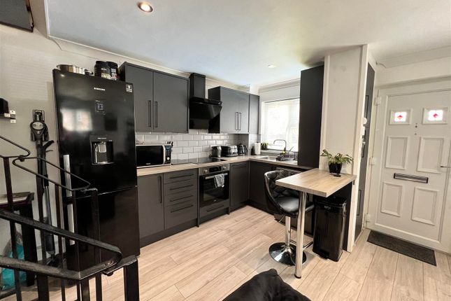 72, Kiln Way, GRAYS photo 4