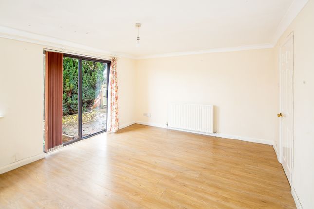 17, Dove Green, Bicester photo 4