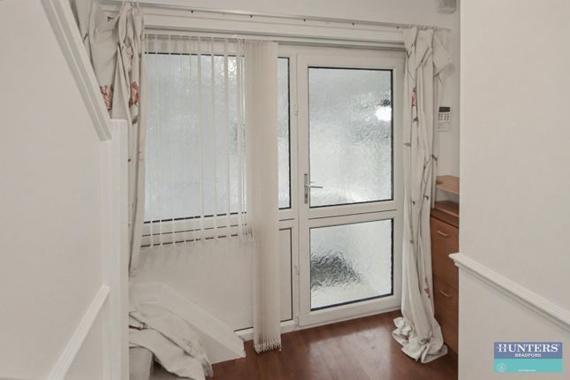 6, Chippendale Rise, Bradford photo 4