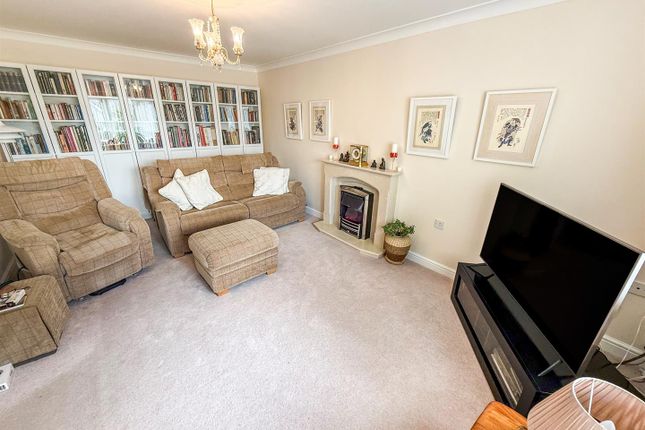 56, Longcroft, Weston Rhyn photo 4