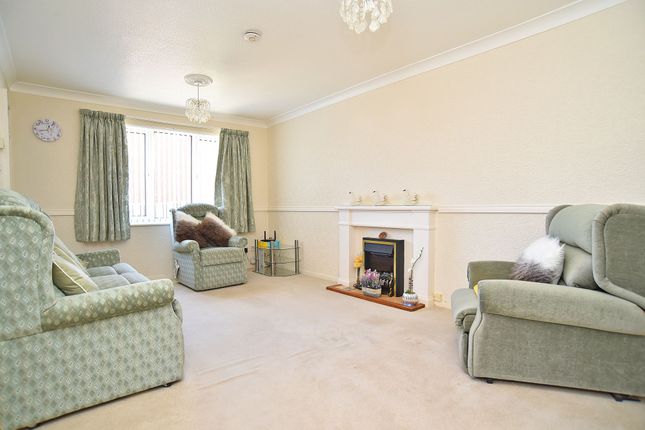 9 Wood Aven Close, Harrogate photo 2