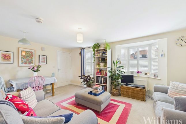 47 Paradise Orchard, Aylesbury photo 3