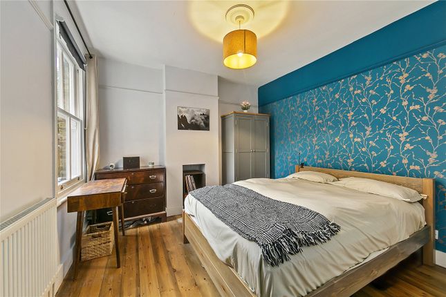 1, Godstone Road, St Margarets photo 4