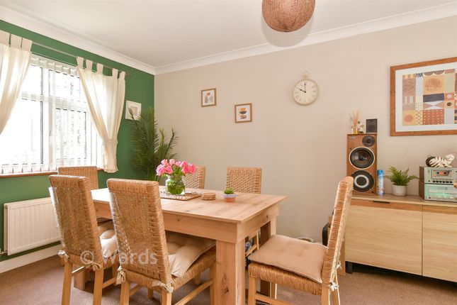 3-bed detached on 26, Sherwood Avenue, Chatham, £400,000
