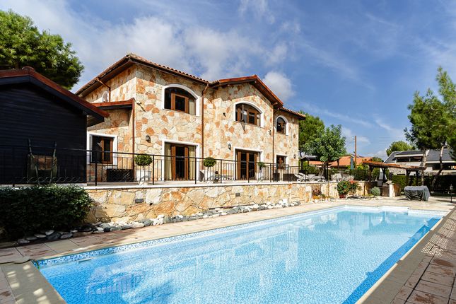 Villa for sale in Dimokritou, Souni-Zanakia, Limassol, Cyprus