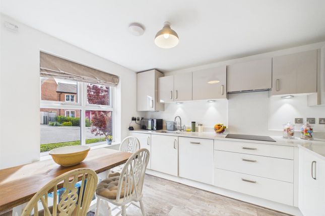 61, Barrowfield Drive, Stamford photo 2