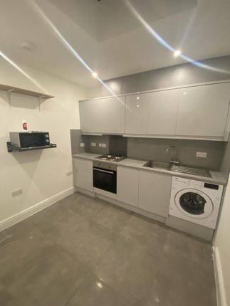 Terraced house to rent in Wakefield Gardens, Ilford, Essex