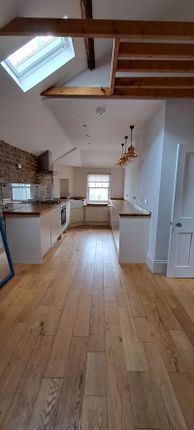 Flat to rent in Brunswick Street West, Hove