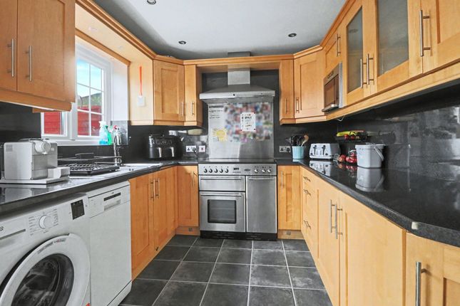 22 Repton Gardens, Southampton photo 3