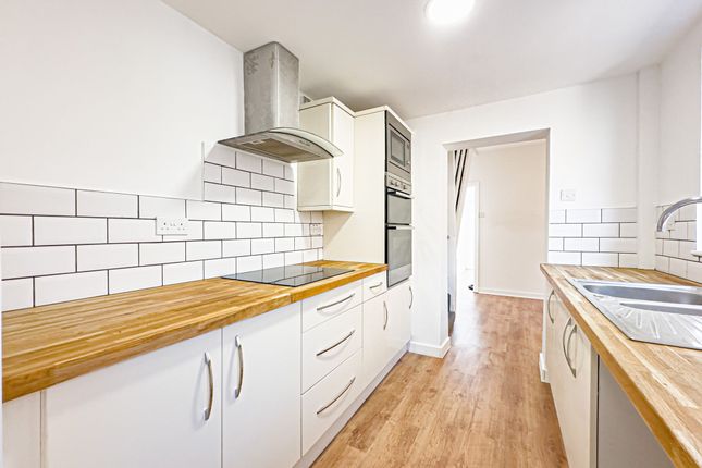 77 Moorland Road, Birkenhead photo 2