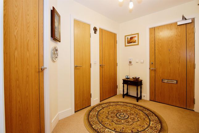 Flat for sale in Lock Court, Copthorne Road, Shrewsbury, Shropshire