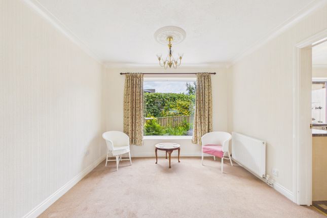 39 Manor Way, Anlaby, East Riding of Yorkshire photo 4