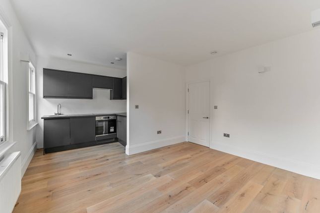 Flat to rent in Waldegrave Road, Crystal Palace, London