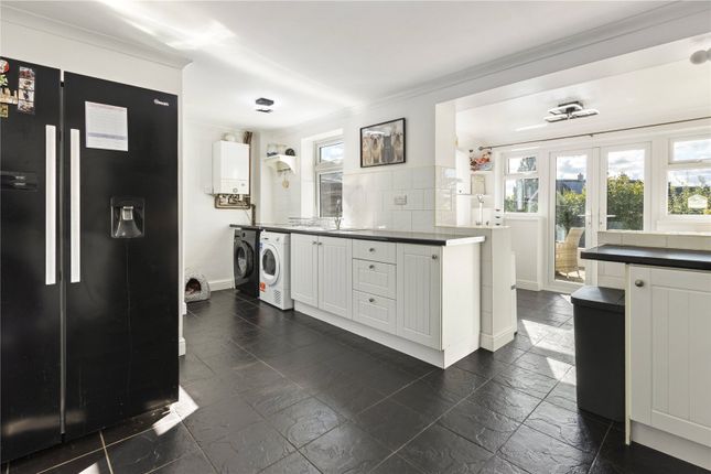 22, Walnut Crescent, N E Lincs photo 3