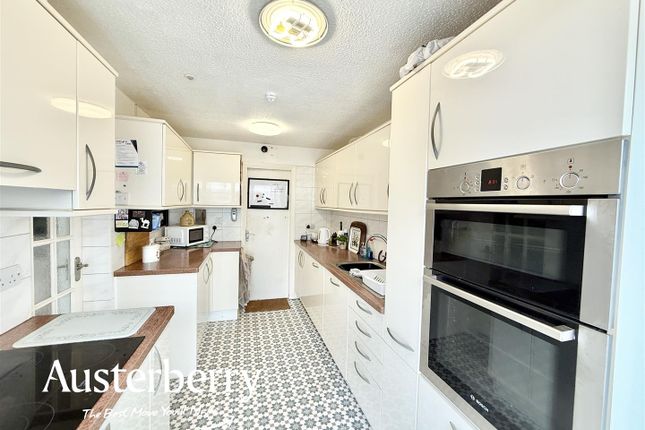 33, Pilsden Place, Stoke-On-Trent photo 2