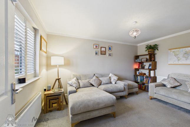 22E, Bluebell Way, Burton-On-Trent photo 2